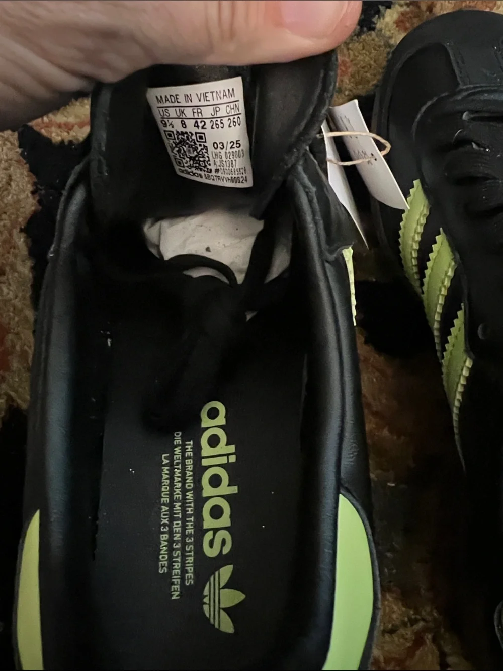 Adidas Samba Men’s Black with Neon Green Stripes NWT Mens 8 Womens 9.5